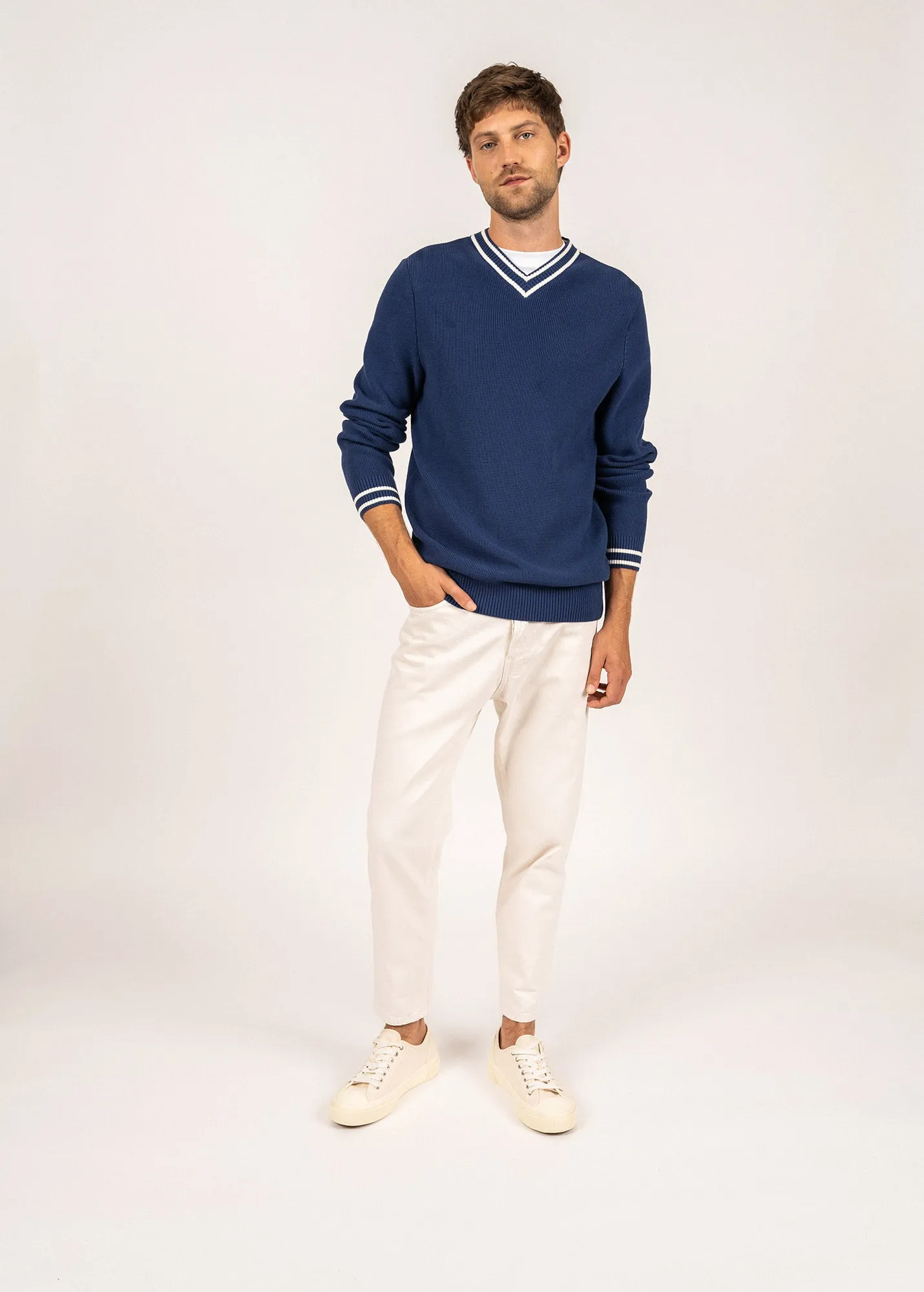 Tréguier V neck jumper - in cotton (INDIGO/ECUME)